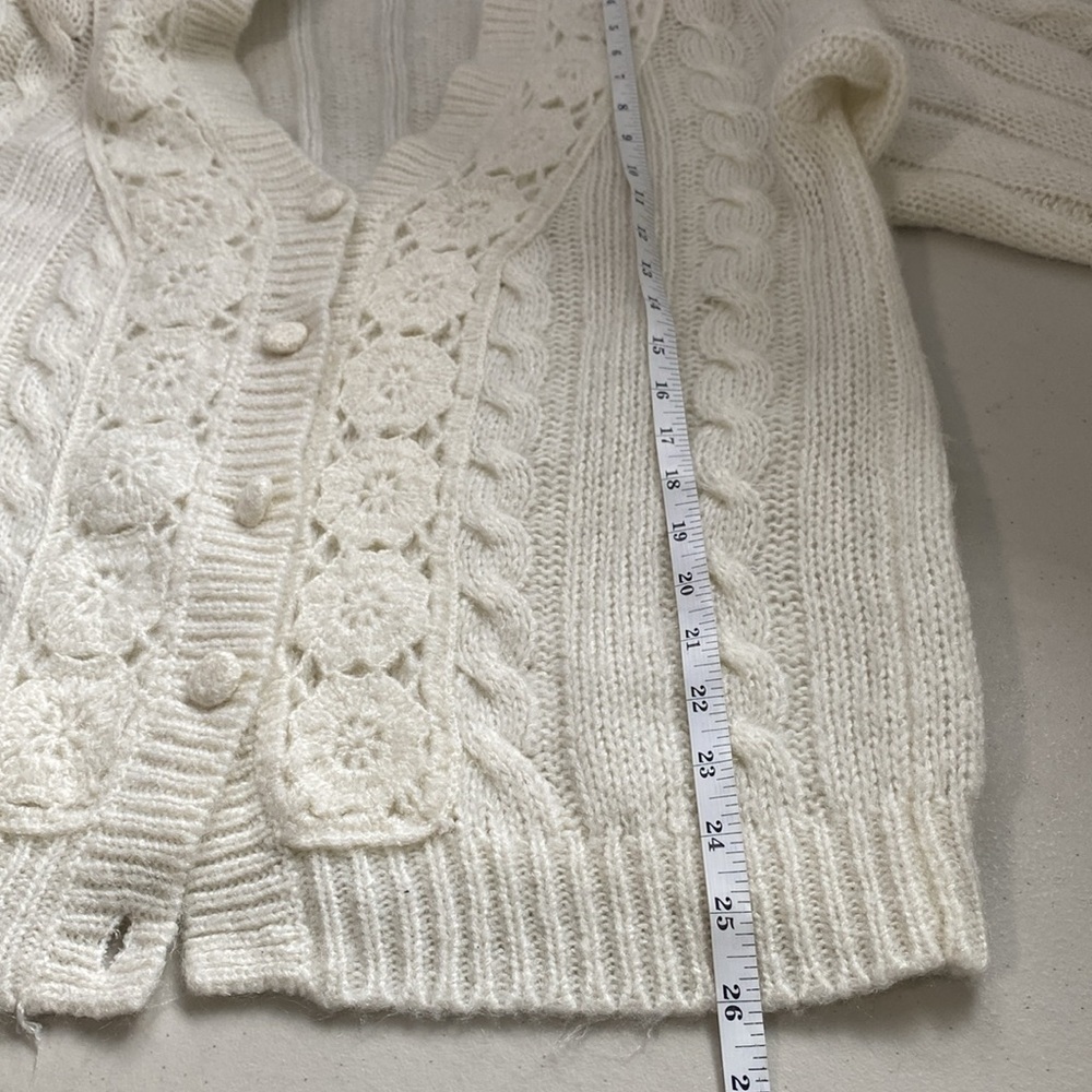 Vintage Here’s a Hug Cream Cable Knit Cardigan button front size Large - Picture 11 of 13
